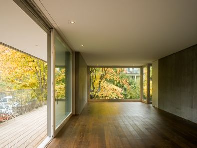 Vierfamilienhaus in einem Park, Bern 